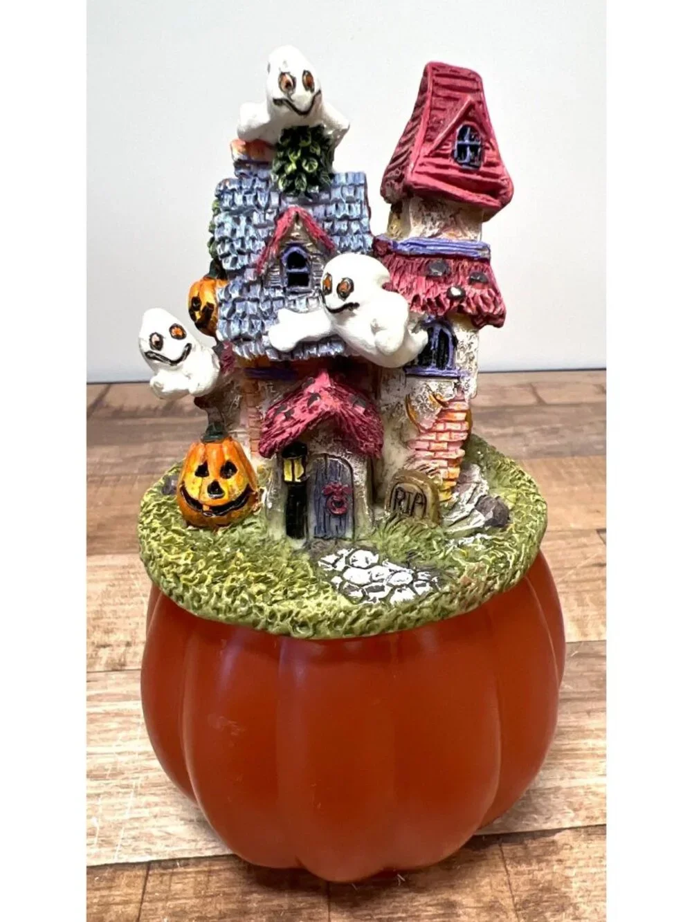 Halloween Pumpkin & Haunted House Figurine With Ghosts
